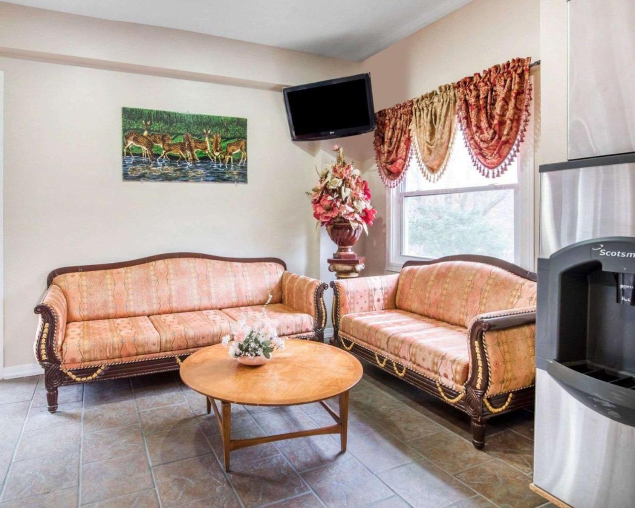 Econo Lodge New Paltz Extérieur photo